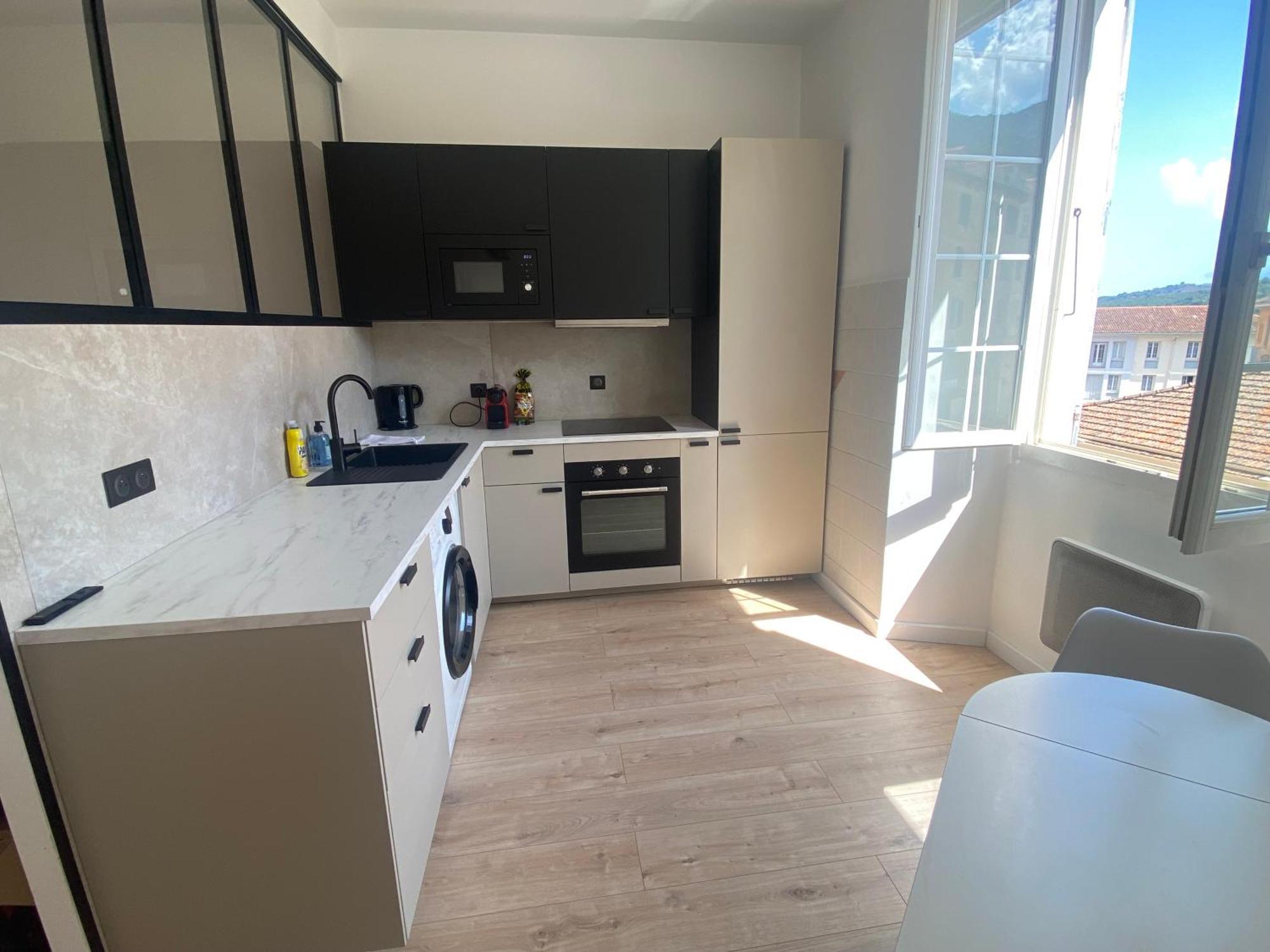 Joli Studio En Centre-Ville Корт Экстерьер фото